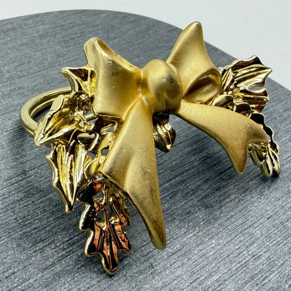 Brooch Vintage Gold Tone Bow Napkin Ring Holly Leaf Christmas Holiday Statement